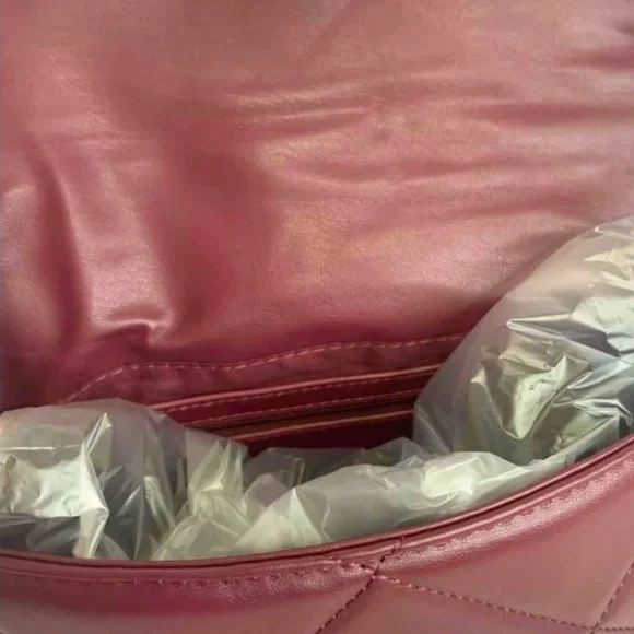 New Badgley Mischka Plum Quilted Crossbody  Bag - Picture 4 of 4